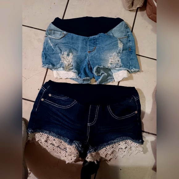 Maternity shorts new with no tags they ended up being to small sz medium - Picture 1 of 1